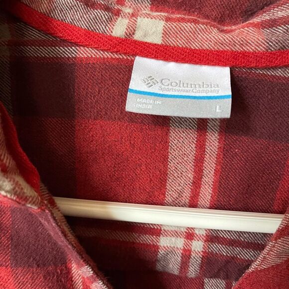 Columbia size L brushed cotton flannel button down shirt. - Picture 5 of 6